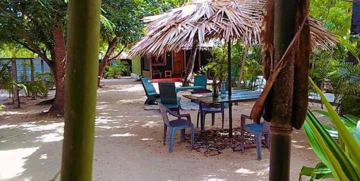 Naaval Beach Villa & Rooms バッティカロア エクステリア 写真