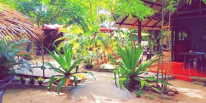 Naaval Beach Villa & Rooms バッティカロア エクステリア 写真