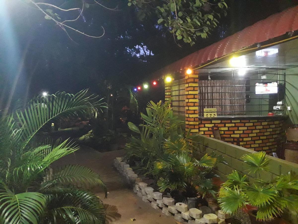 Naaval Beach Villa & Rooms バッティカロア エクステリア 写真