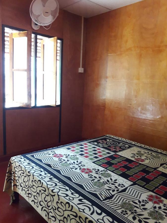 Naaval Beach Villa & Rooms バッティカロア エクステリア 写真
